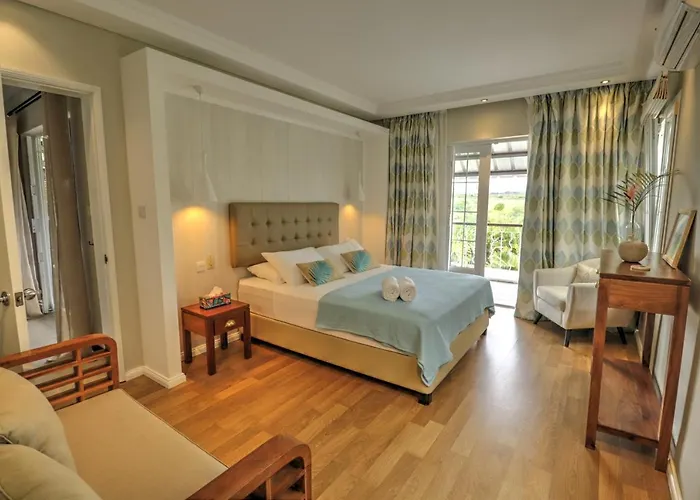 HappInès Villa 3 bedroom Luxury Villa with private pool, near all amenities&beaches
