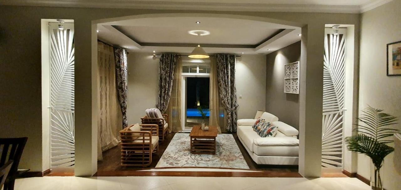 Happinès 3 Bedroom Luxury With Private Pool, Near Amenities&beaches * Grand Baie