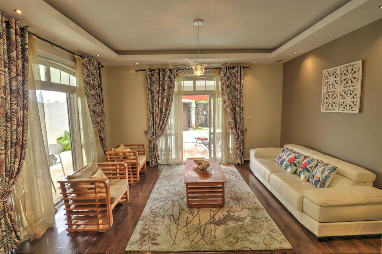 Happinès 3 Bedroom Luxury With Private Pool, Near Amenities&beaches Villa