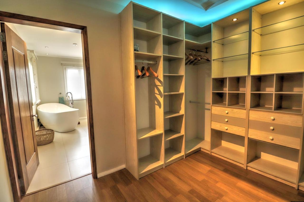 Happinès 3 Bedroom Luxury With Private Pool, Near Amenities&beaches *
