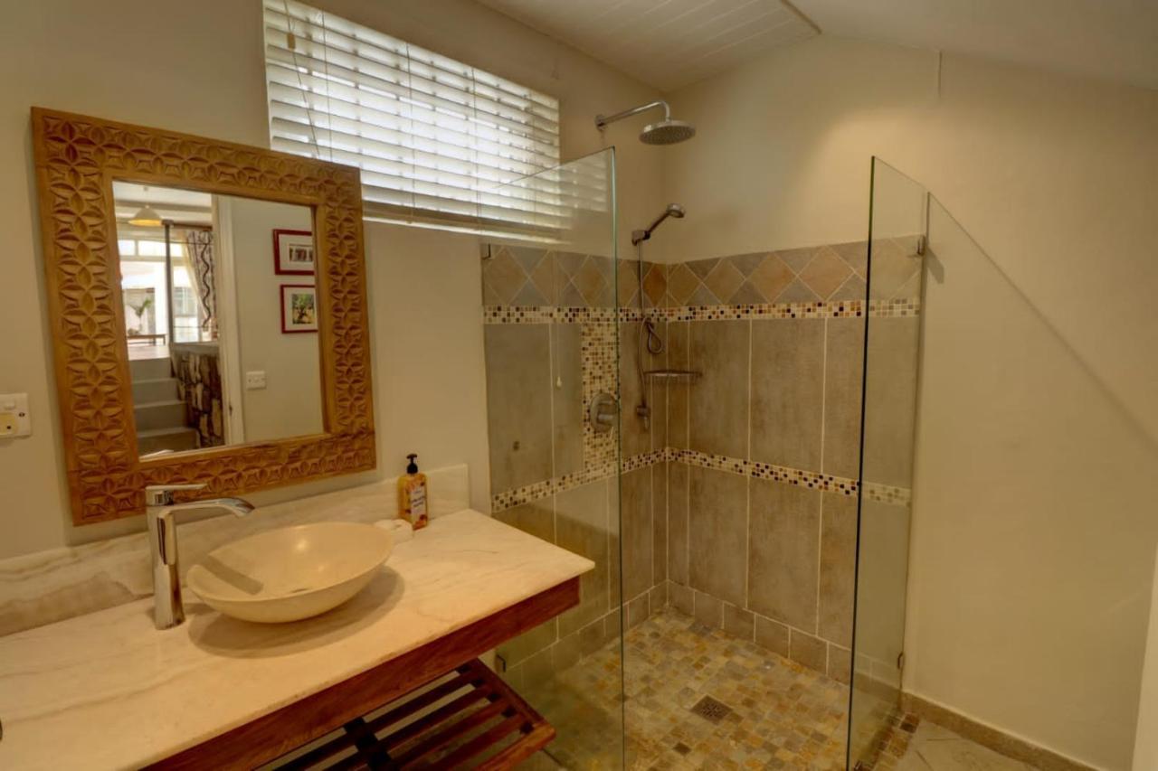 Happiness 3 Bedroom Luxury With Private Pool, Near Amenities And Beaches Mauritius Villa Grand Baie